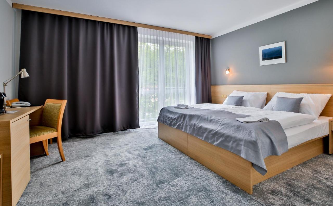 Lh Parkhotel Hluboka Nad Vltavou Congress & Wellness Bagian luar foto