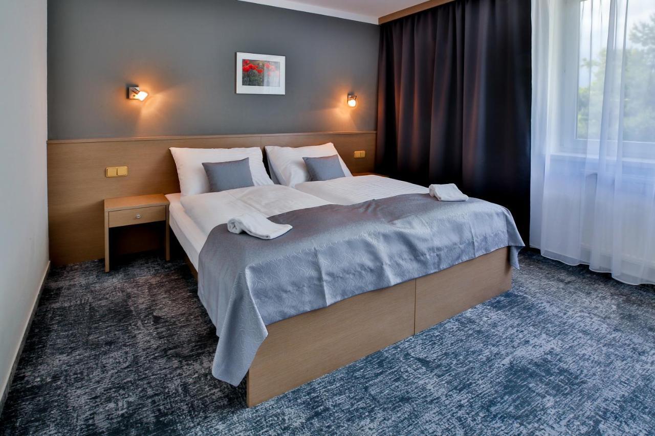 Lh Parkhotel Hluboka Nad Vltavou Congress & Wellness Bagian luar foto
