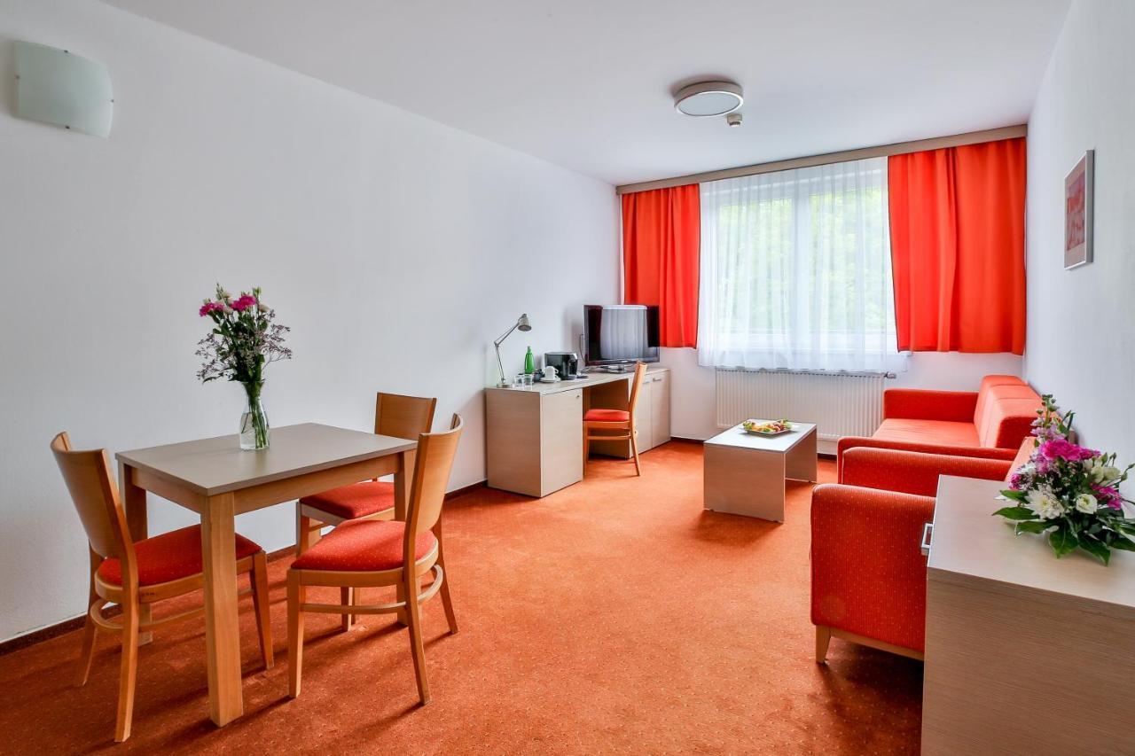 Lh Parkhotel Hluboka Nad Vltavou Congress & Wellness Bagian luar foto